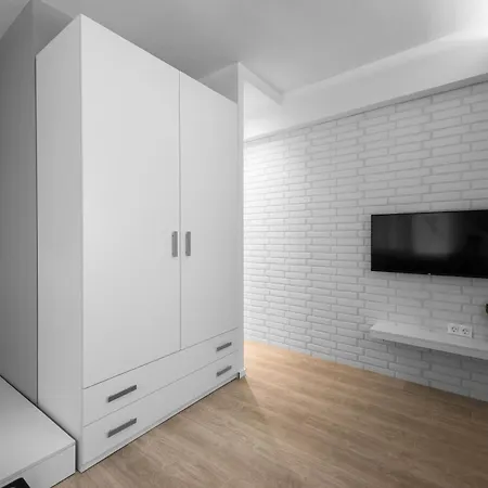 Denizen And Apartments, Nilie Hospitality Mgmt *