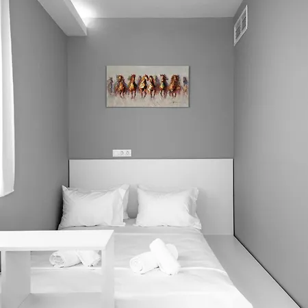 Apartment Denizen And Apartments, Nilie Hospitality Mgmt *