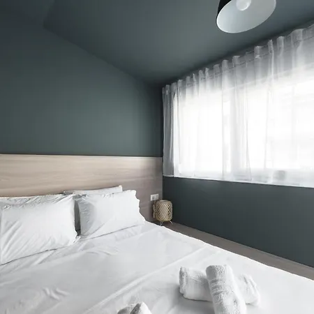 Apartment Denizen And Apartments, Nilie Hospitality Mgmt *