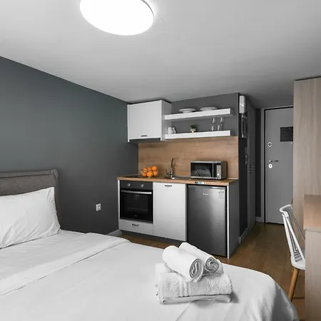 Denizen And Apartments, Nilie Hospitality Mgmt Apartment *