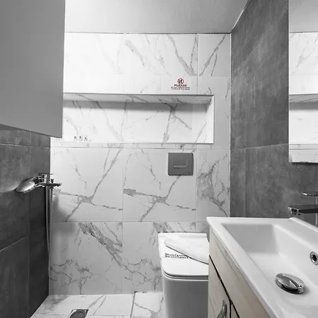 Denizen And Apartments, Nilie Hospitality Mgmt Apartment