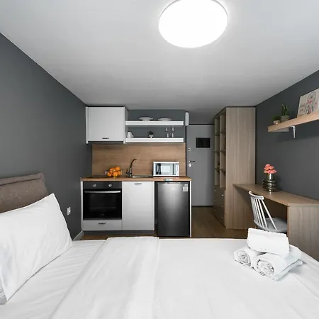 Apartment Denizen And Apartments, Nilie Hospitality Mgmt *