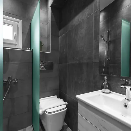 Denizen And Apartments, Nilie Hospitality Mgmt